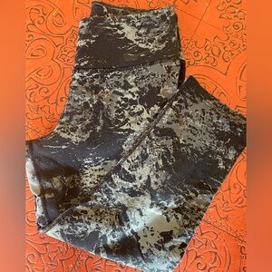 Nike Dri-Fit Grey Black Capri Leggings Pants Size S